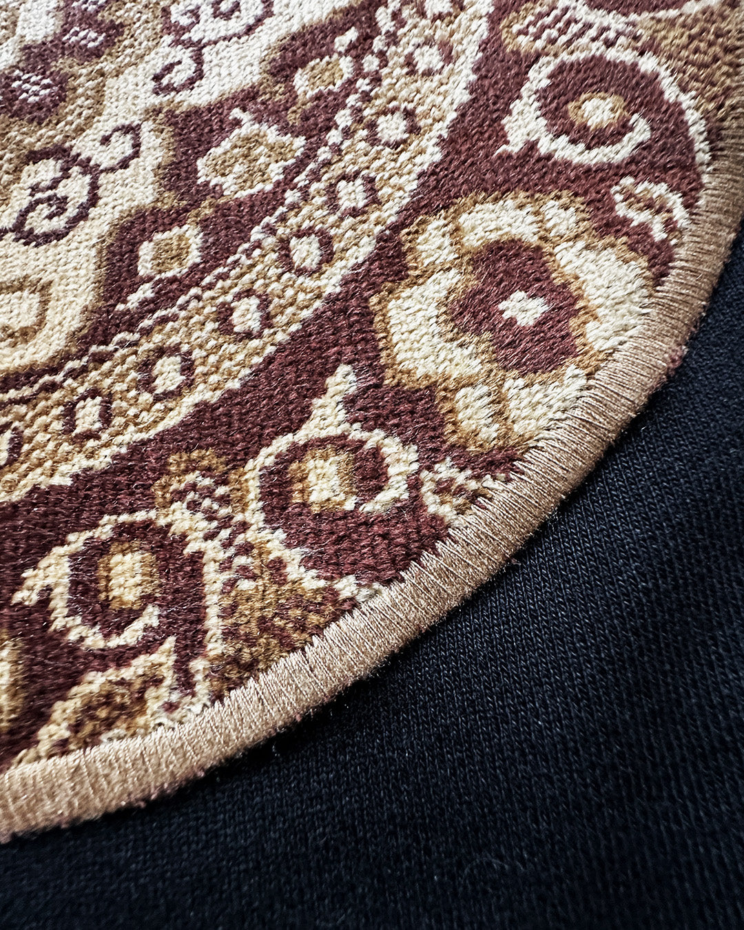 Hoodie round patch back - black